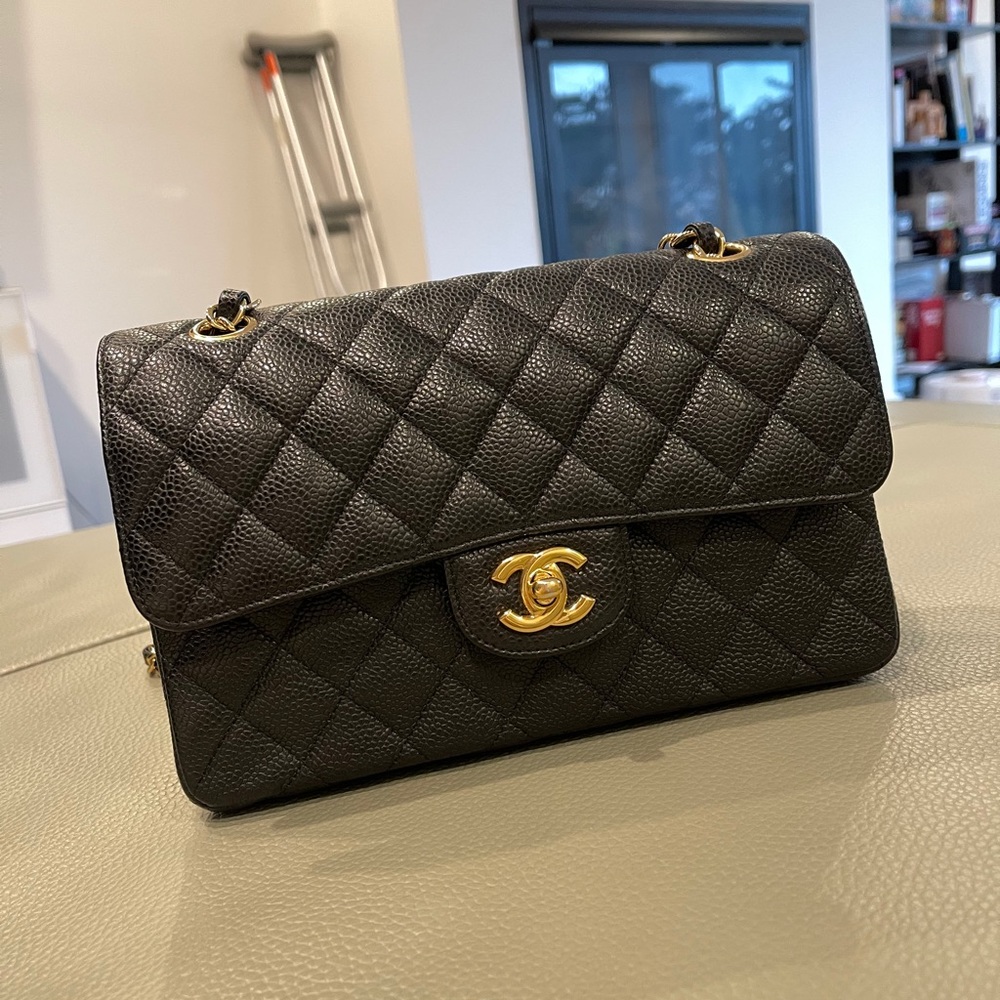 ❗️SOLD❗️Chanel Small Caviar Classic Flap